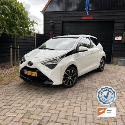 Toyota Aygo 1.0 VVT-i X-Play | Bluetooth Integratie | Achteruitrij Camera | Dealer OH | 6 Mnd. Garantie 